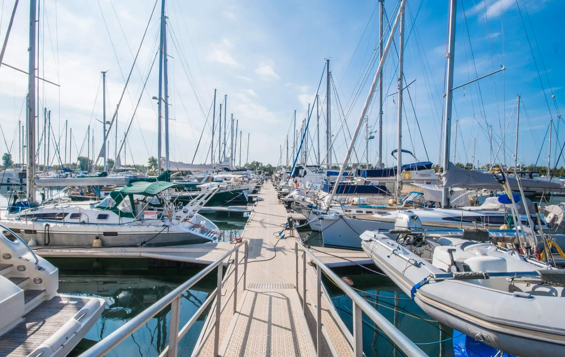 Amarrage Standard à flot (Jusqu'à 5m)